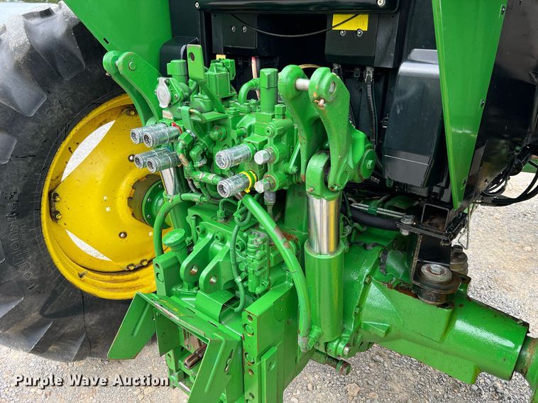 image for item LI9712 John Deere 7130  MFWD tractor
