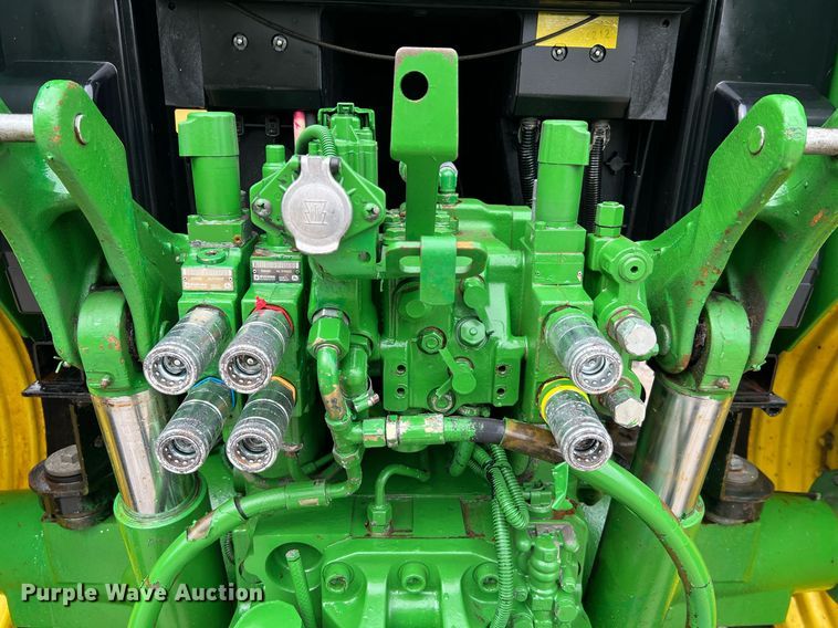 image for item LI9712 John Deere 7130  MFWD tractor
