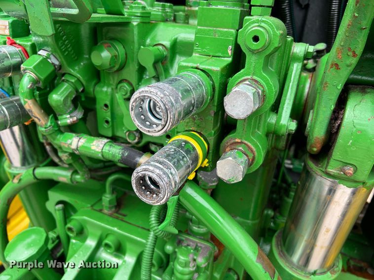 image for item LI9712 John Deere 7130  MFWD tractor