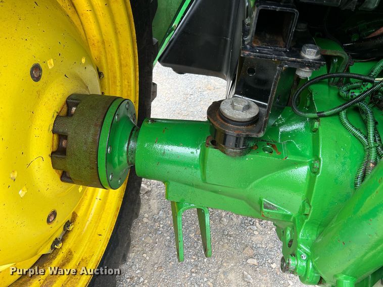 image for item LI9712 John Deere 7130  MFWD tractor