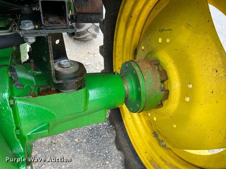 image for item LI9712 John Deere 7130  MFWD tractor