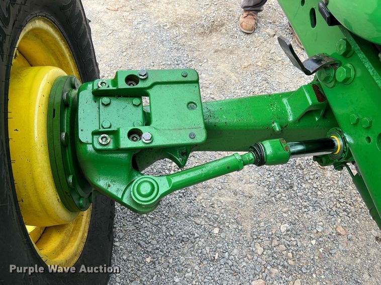 image for item LI9712 John Deere 7130  MFWD tractor