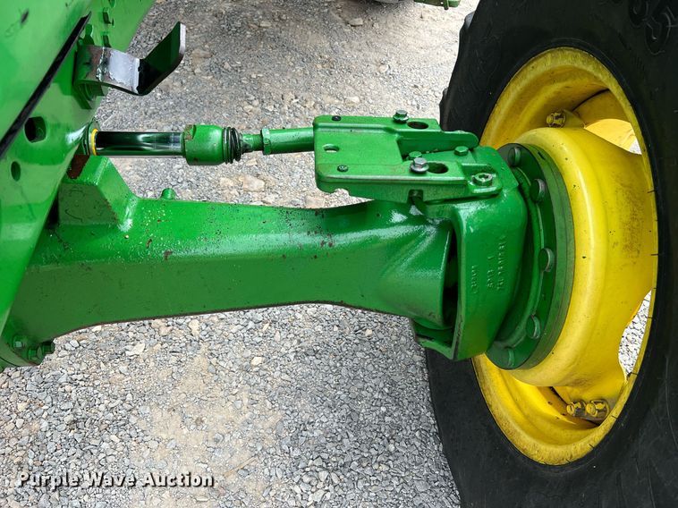 image for item LI9712 John Deere 7130  MFWD tractor