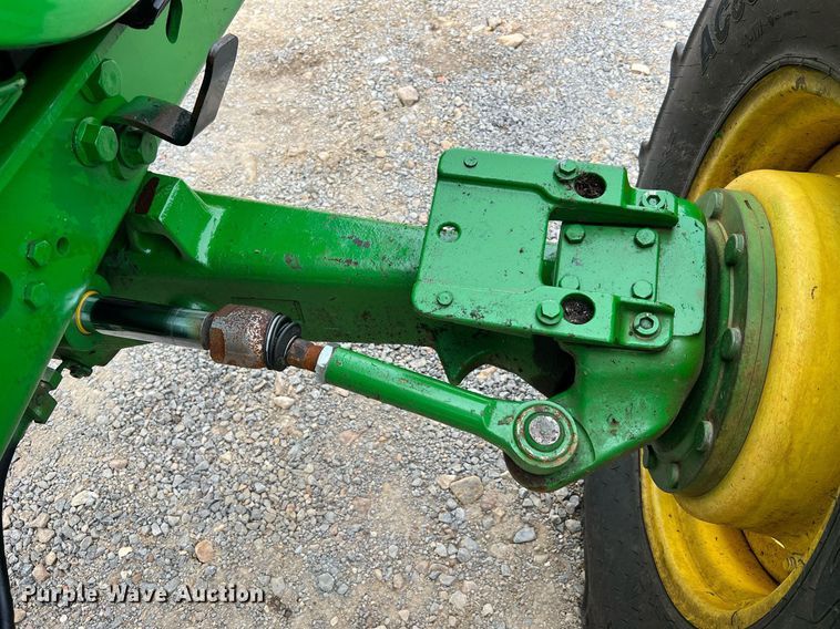 image for item LI9712 John Deere 7130  MFWD tractor
