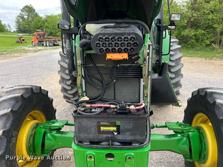 image for item LI9712 John Deere 7130  MFWD tractor