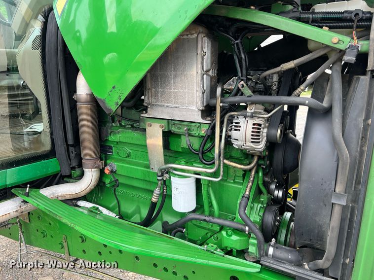image for item LI9712 John Deere 7130  MFWD tractor