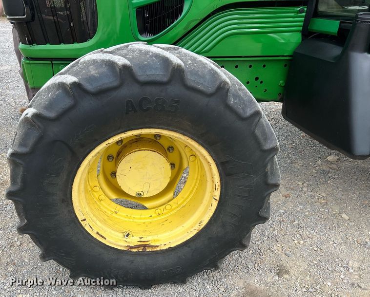 image for item LI9712 John Deere 7130  MFWD tractor