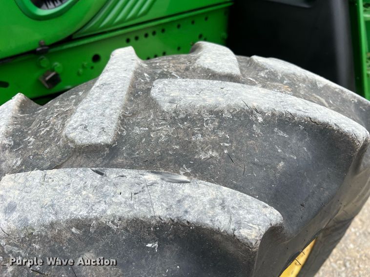 image for item LI9712 John Deere 7130  MFWD tractor