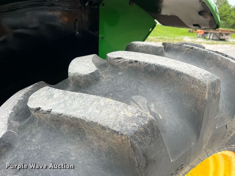 image for item LI9712 John Deere 7130  MFWD tractor