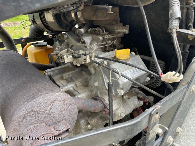 image for item LJ9047 Exmark LZ27LKA724  ZTR lawn mower