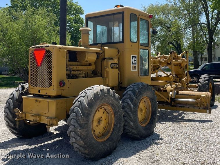 image for item LJ9639 1968 Caterpillar 12F  rigid frame motor grader