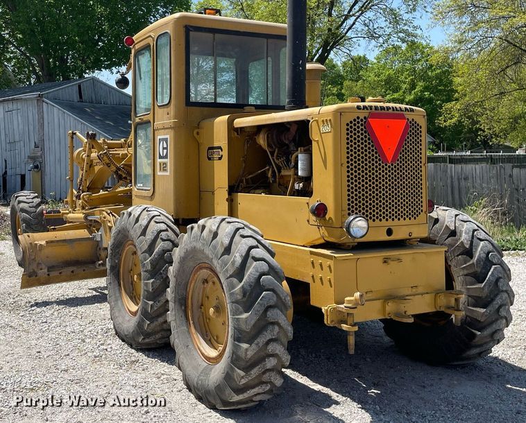 image for item LJ9639 1968 Caterpillar 12F  rigid frame motor grader