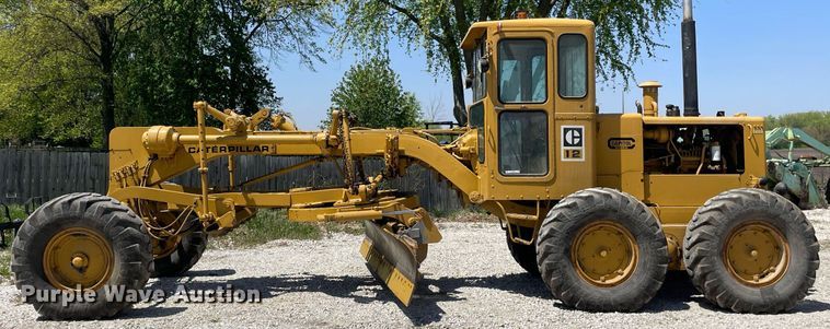 image for item LJ9639 1968 Caterpillar 12F  rigid frame motor grader