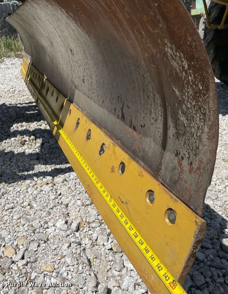 image for item LJ9639 1968 Caterpillar 12F  rigid frame motor grader