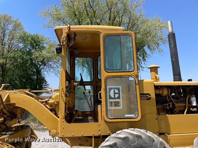 image for item LJ9639 1968 Caterpillar 12F  rigid frame motor grader