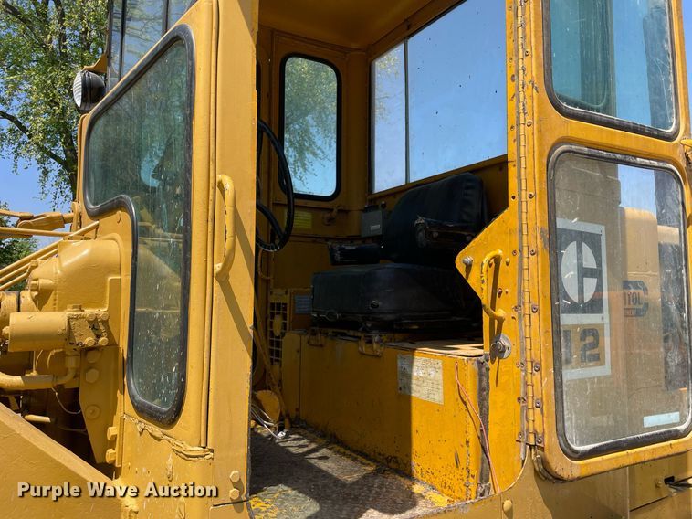 image for item LJ9639 1968 Caterpillar 12F  rigid frame motor grader