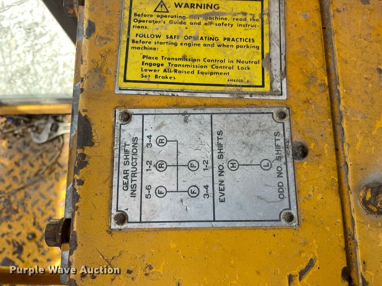 image for item LJ9639 1968 Caterpillar 12F  rigid frame motor grader