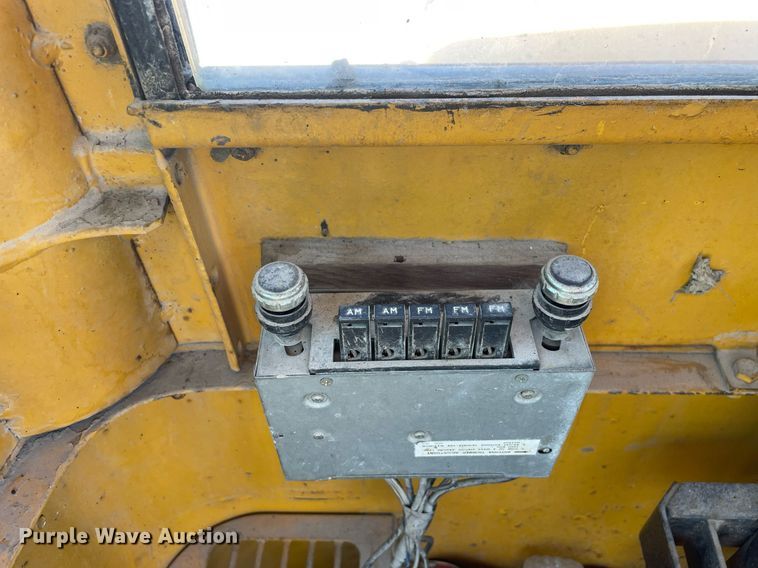 image for item LJ9639 1968 Caterpillar 12F  rigid frame motor grader