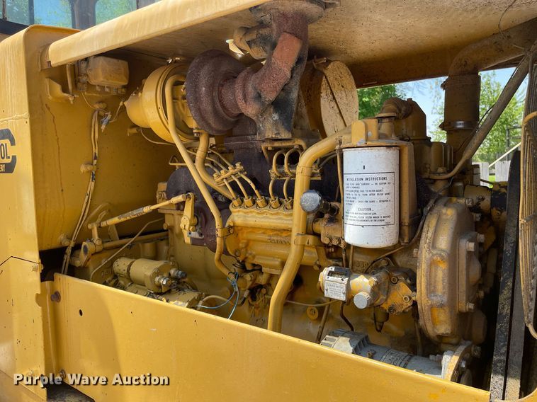 image for item LJ9639 1968 Caterpillar 12F  rigid frame motor grader