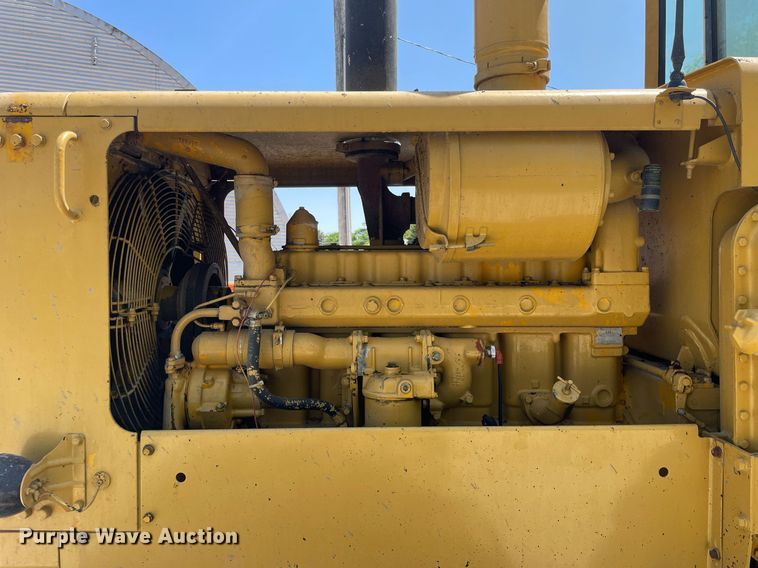 image for item LJ9639 1968 Caterpillar 12F  rigid frame motor grader