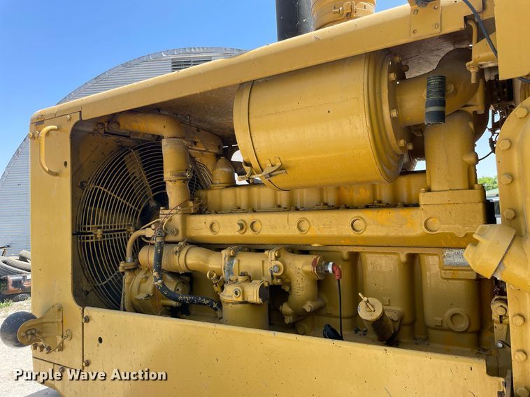 image for item LJ9639 1968 Caterpillar 12F  rigid frame motor grader