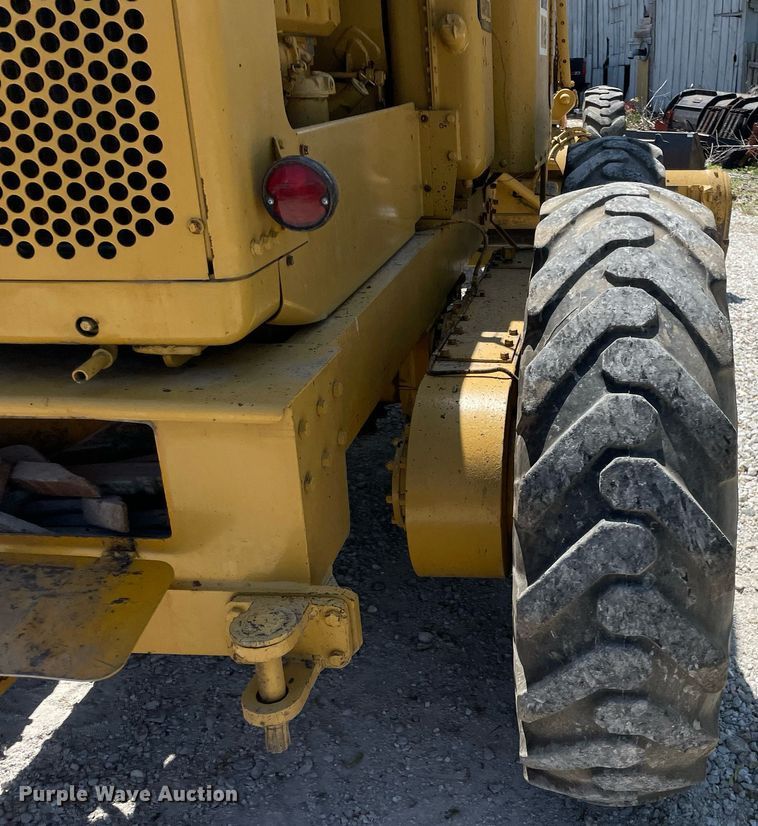 image for item LJ9639 1968 Caterpillar 12F  rigid frame motor grader
