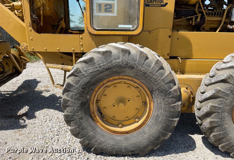 image for item LJ9639 1968 Caterpillar 12F  rigid frame motor grader