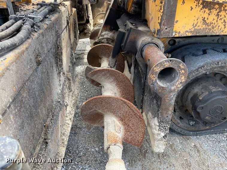 image for item LJ9640 2014 Blaw Knox PF-4410  paver