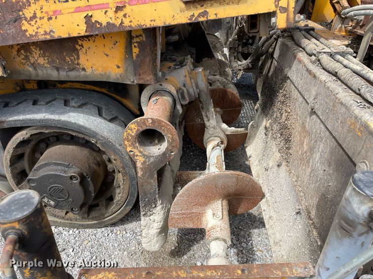 image for item LJ9640 2014 Blaw Knox PF-4410  paver