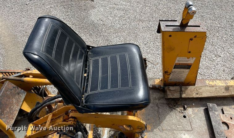 image for item LJ9640 2014 Blaw Knox PF-4410  paver