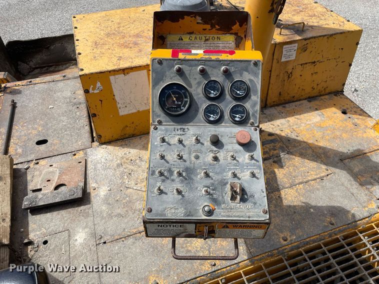 image for item LJ9640 2014 Blaw Knox PF-4410  paver