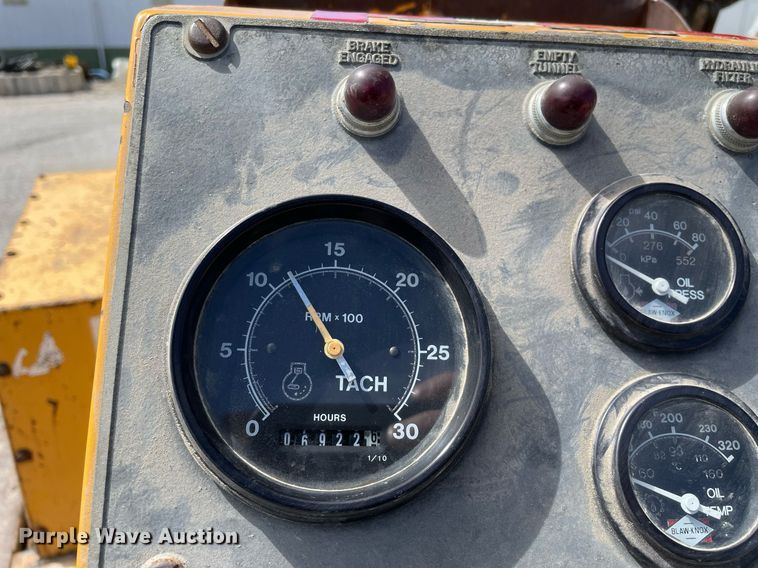 image for item LJ9640 2014 Blaw Knox PF-4410  paver