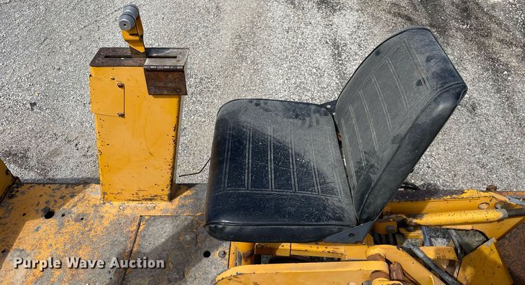 image for item LJ9640 2014 Blaw Knox PF-4410  paver