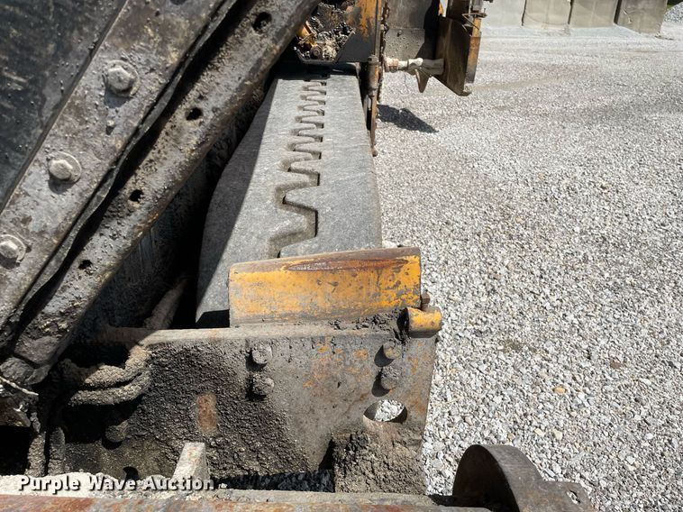 image for item LJ9640 2014 Blaw Knox PF-4410  paver