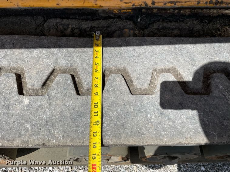 image for item LJ9640 2014 Blaw Knox PF-4410  paver