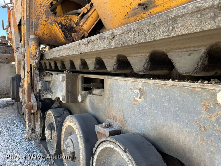 image for item LJ9640 2014 Blaw Knox PF-4410  paver