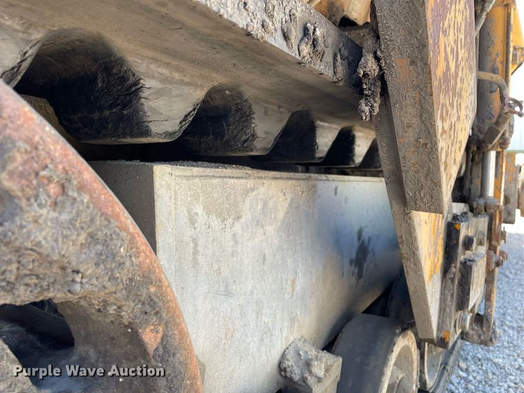 image for item LJ9640 2014 Blaw Knox PF-4410  paver