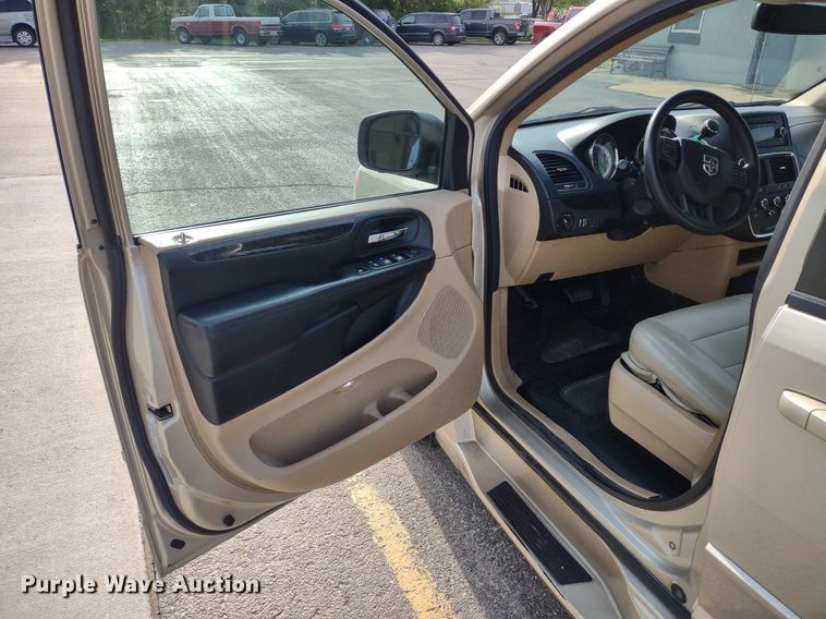 image for item LL9063 2015 Dodge Grand Caravan  handicap accessible van