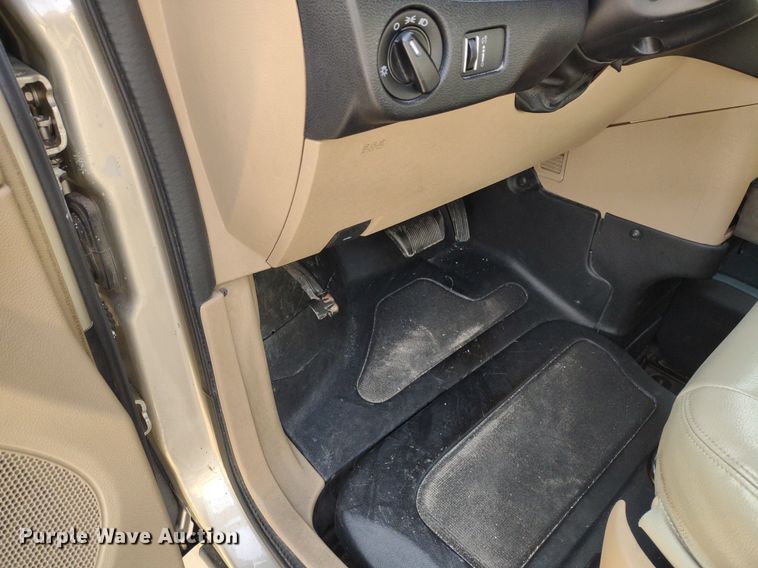 image for item LL9063 2015 Dodge Grand Caravan  handicap accessible van