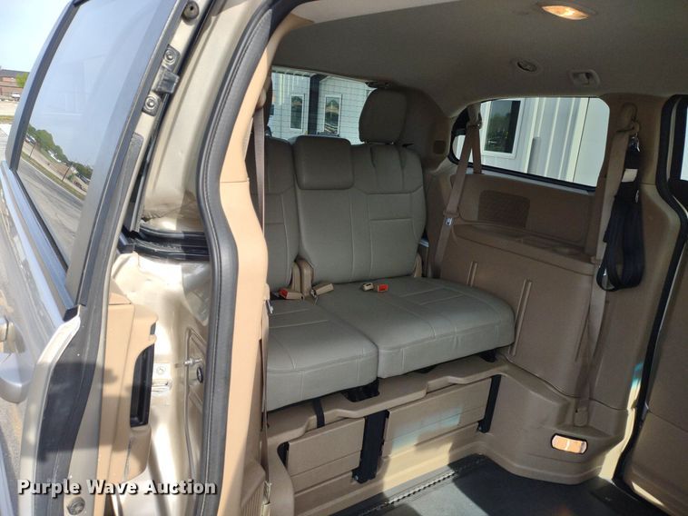 image for item LL9063 2015 Dodge Grand Caravan  handicap accessible van