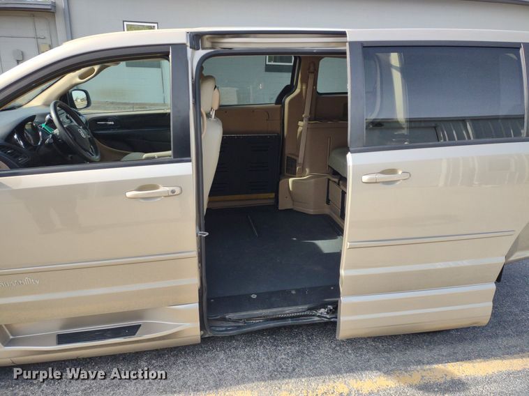 image for item LL9063 2015 Dodge Grand Caravan  handicap accessible van