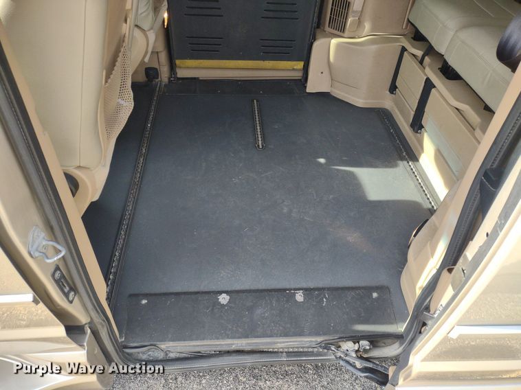 image for item LL9063 2015 Dodge Grand Caravan  handicap accessible van