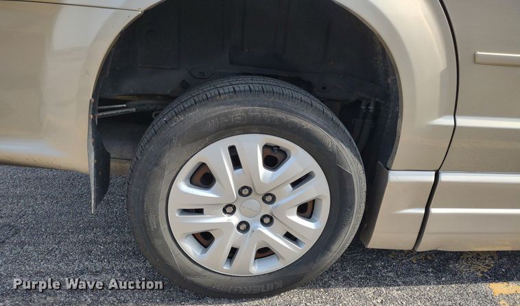image for item LL9063 2015 Dodge Grand Caravan  handicap accessible van