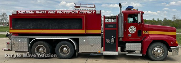 image for item LN9203 1994 Freightliner FLD120  pumper fire truck