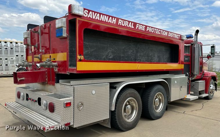image for item LN9203 1994 Freightliner FLD120  pumper fire truck