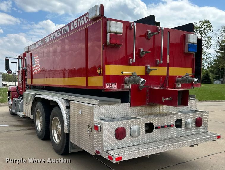 image for item LN9203 1994 Freightliner FLD120  pumper fire truck