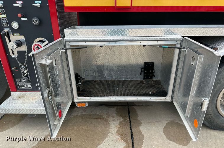 image for item LN9203 1994 Freightliner FLD120  pumper fire truck