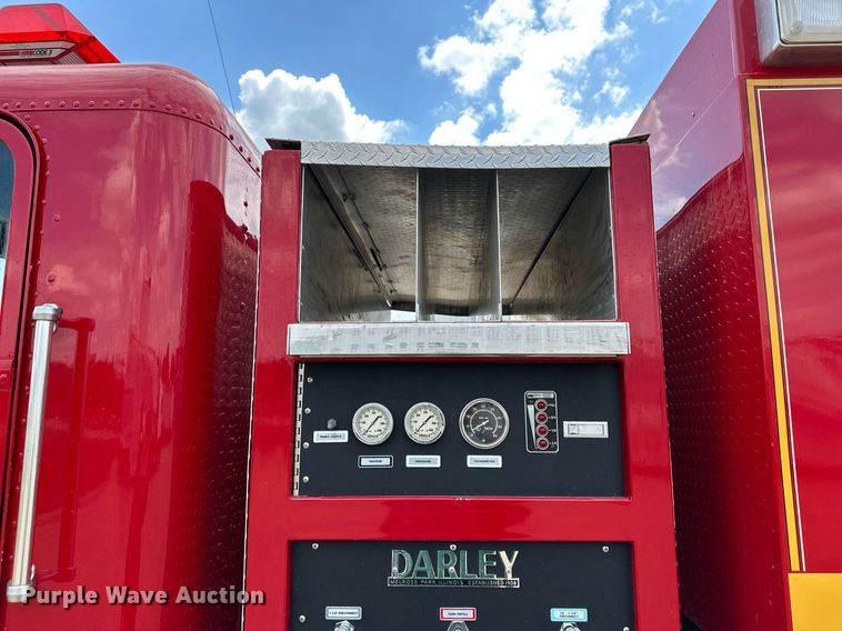 image for item LN9203 1994 Freightliner FLD120  pumper fire truck