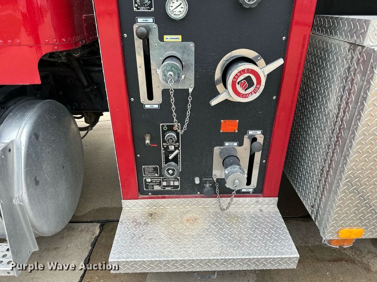 image for item LN9203 1994 Freightliner FLD120  pumper fire truck