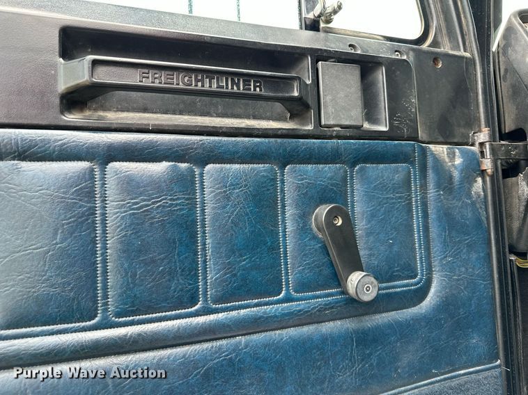 image for item LN9203 1994 Freightliner FLD120  pumper fire truck